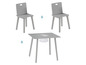 Deux chaises grises et une table avec un rangement.