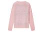 Un pull rose à manches longues en tricot.