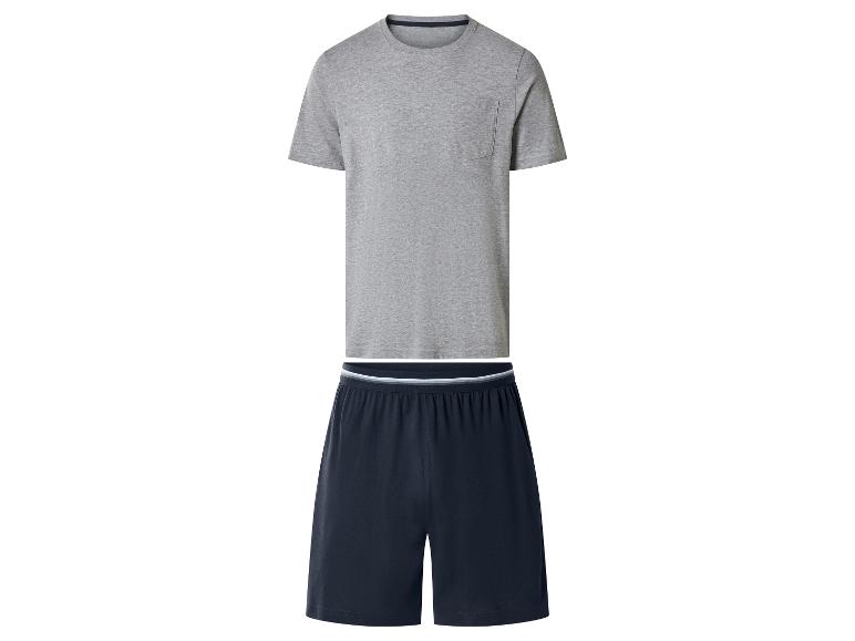 Pyjama homme avec un t-shirt gris à manches courtes et un short bleu foncé.