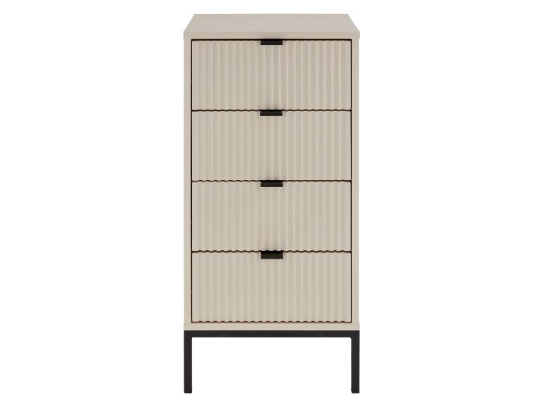 Une commode beige à quatre tiroirs et poignées noires.