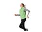Femme en gilet vert clair et leggings noirs courant.