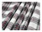 Tissu de flanelle à carreaux rouges, gris et blancs, plié