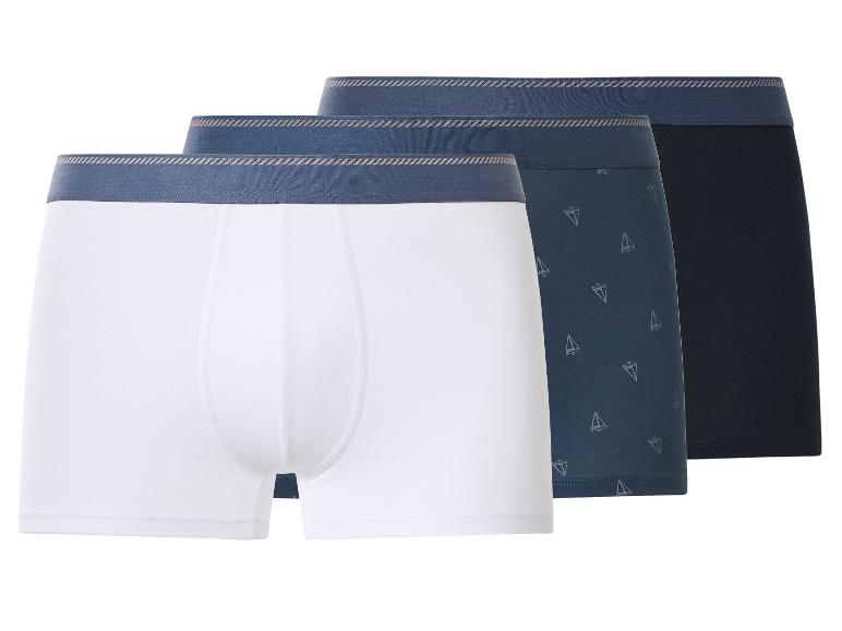 Lot de 3 boxers pour hommes : blanc, bleu marine à motifs de voiliers et bleu marine uni.