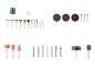 Un assortiment d'accessoires pour outils rotatifs, comprenant des disques à tronçonner, des brosses et des pierres à meuler.