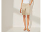 Short beige et sandales à lanières