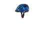Un casque de vélo bleu avec un motif de créatures marines.
