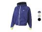 Une veste à capuche bleue avec des détails jaunes et une fermeture éclair.