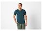 T-shirt et pantalon décontractés pour homme.