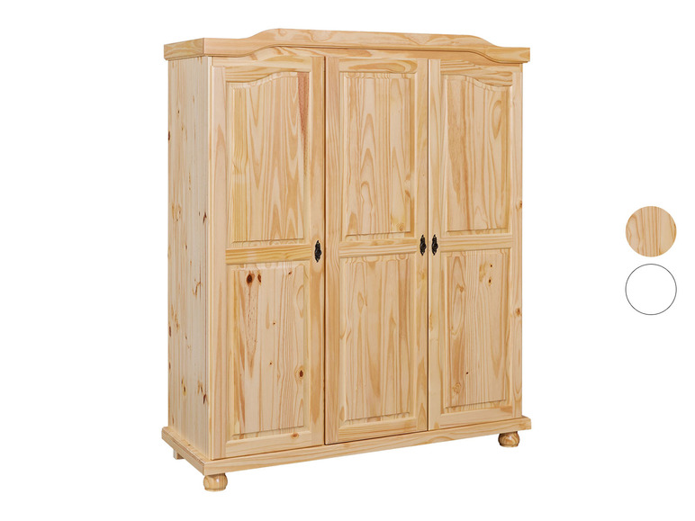 Une armoire en bois avec trois portes.