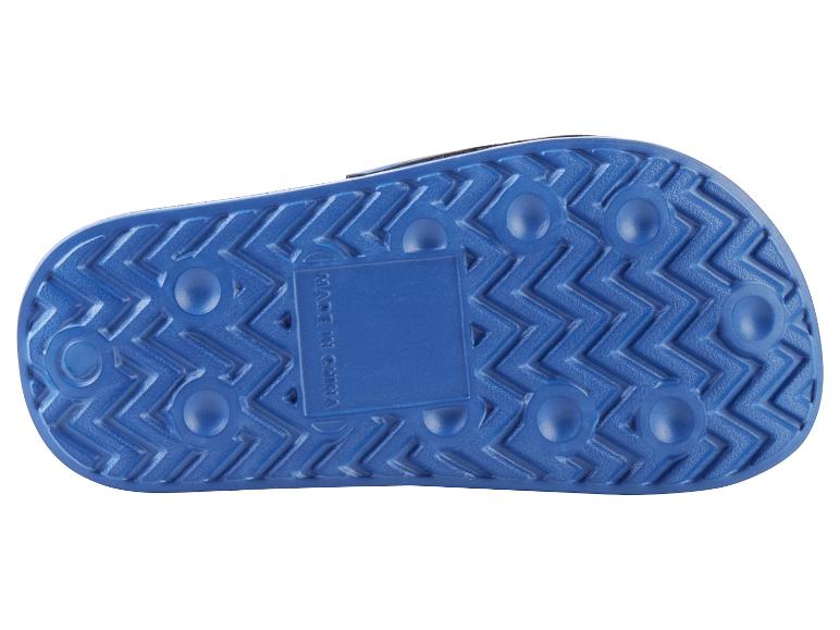 Semelles de tongs bleues avec motif en zigzag.