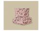 Parure de lit rose avec motif floral et papillons.