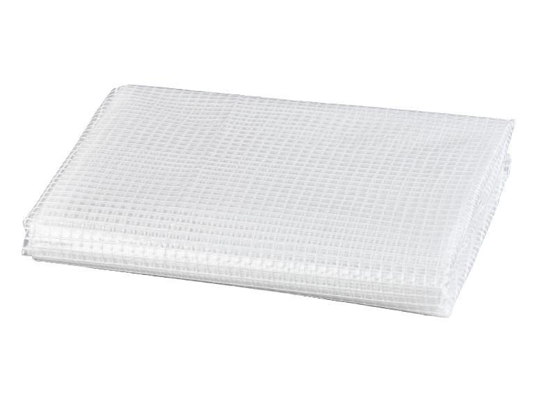 Une bâche en plastique blanche et carrée.