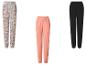Trois pantalons de jogging pour femmes : un à motif cachemire, un pêche et un noir.