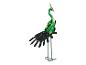 Sculpture de grue verte illuminée pour jardin.