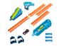 Circuit Hot Wheels : pistes oranges, rampes bleues et voiture.
