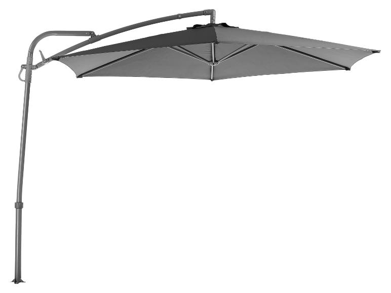 Parasol déporté gris avec une toile carrée, ouvert sur fond blanc.
