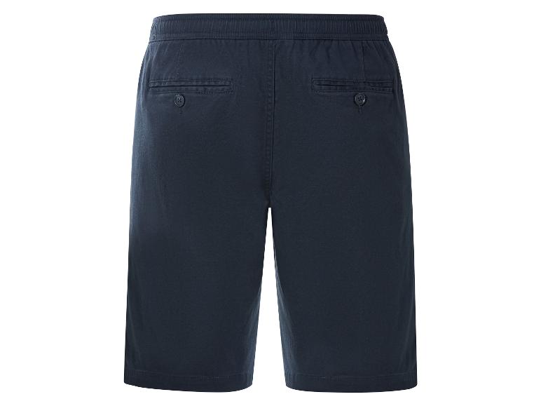 Shorts homme en coton bleu marine avec taille élastique et poches arrière boutonnées.