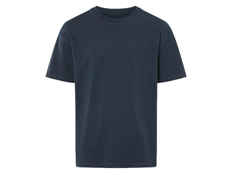 T-shirt bleu marine à manches courtes.