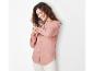 Chemise rose en mousseline de coton, style décontracté.