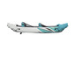 Un kayak gonflable deux places avec un design turquoise et blanc.