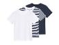 Trois t-shirts : blanc, rayé marine et blanc, et marine uni.