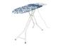 Table à repasser avec motif de feuilles bleues et cadre blanc
