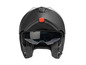 Un casque de moto noir avec une visière.