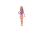 Poupée Barbie en robe à carreaux rose, portant un sac à dos violet avec trois chiots.
