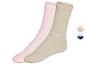 Deux paires de chaussettes douces, une rose et une beige.