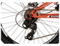 Roue arrière d'un VTT Zundar rouge avec dérailleur et chaîne.
