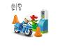 Set de moto de police LEGO DUPLO avec une figurine de policier, une moto et des accessoires.
