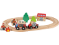 Ensemble de train de pompiers en bois avec camion de pompiers, pompiers, arbres et feu.