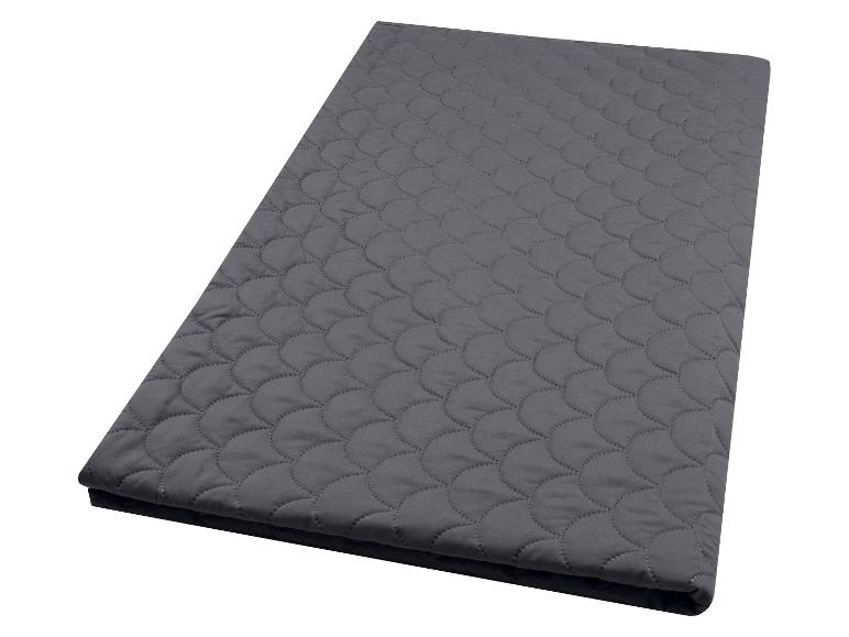 Protège-matelas matelassé gris avec motif écailles