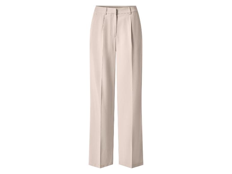 Pantalon plissé beige clair à coupe droite.