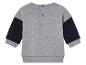 Un t-shirt gris avec des manches bleues pour bébés.