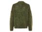 Un pull en laine vert à manches longues.