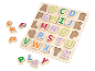 Puzzle en bois avec des lettres colorées pour enfants.