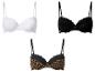 Trois soutiens-gorge : dentelle blanche, dentelle noire et imprimé léopard avec dentelle noire.