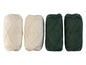 Deux pelotes de fil blanc et deux pelotes de fil vert.