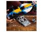 Modèle Lego Williams-Renault FW14B de Formule 1 avec un support d'affichage et une figurine.
