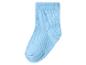 Une chaussette côtelée bleu clair pour enfants.