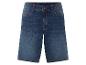 Short en jean bleu foncé.