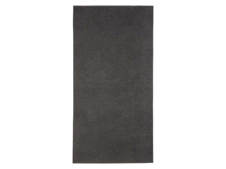 Tapis de bain gris foncé à rayures horizontales