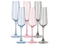 Ensemble de six flûtes à champagne colorées.