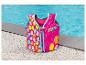 Gilet de natation rose pour enfant avec motif à pois colorés, posé au bord d'une piscine.