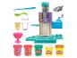 Kit de jeu Play-Doh pour faire des glaces avec machine, accessoires et cinq pots de pâte à modeler.
