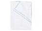 Couette blanche avec liseré bleu, pliée