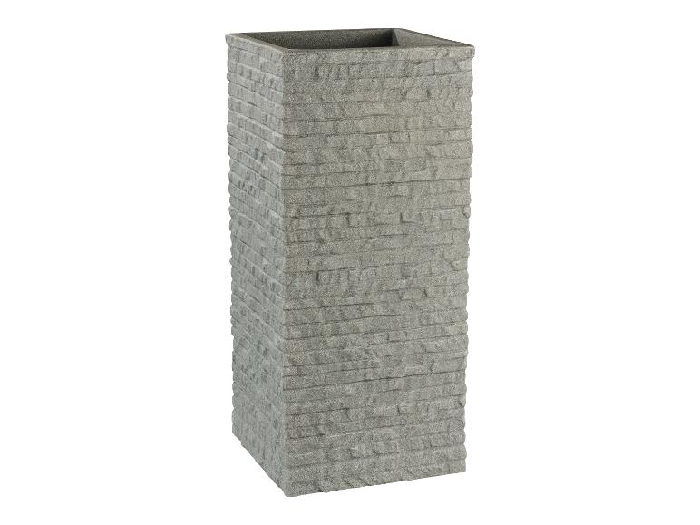 Vase rectangulaire gris avec texture de brique