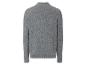 Pull gris à col montant et manches longues.