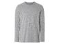 Un t-shirt gris à manches longues.